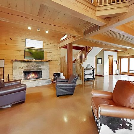 Luke Lake Living Canyon Lake Exterior photo