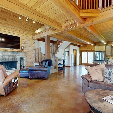 Luke Lake Living Canyon Lake Exterior photo